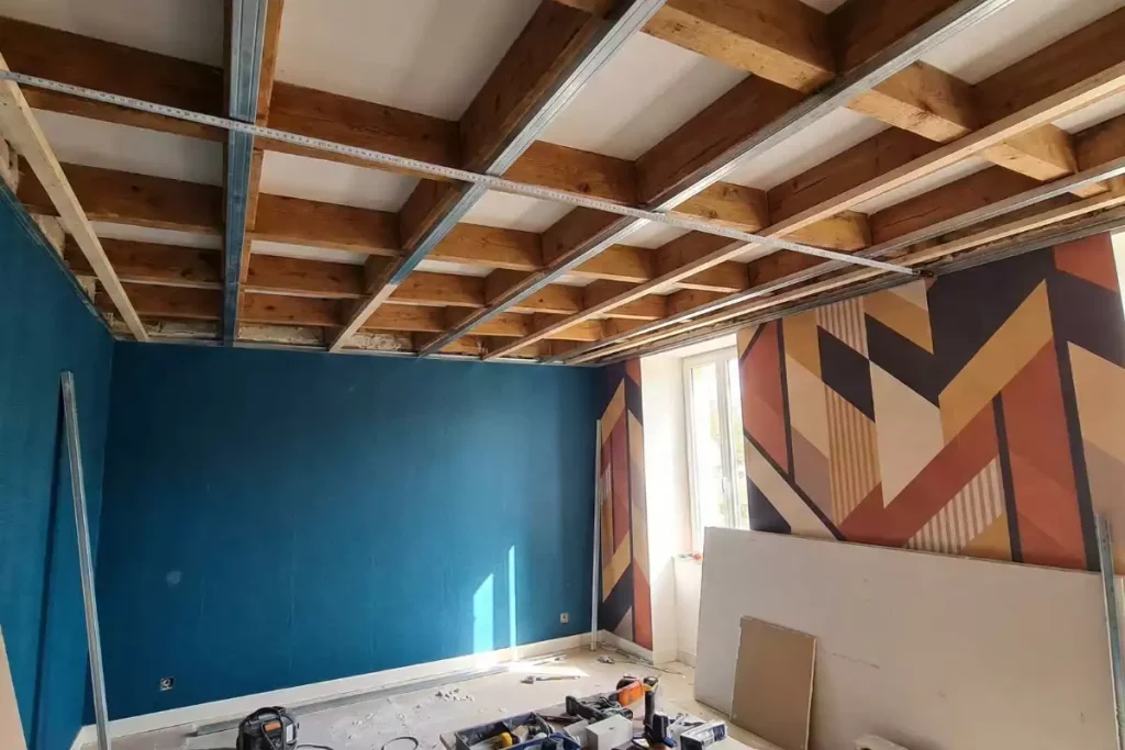 remplissage entre poutres plafond