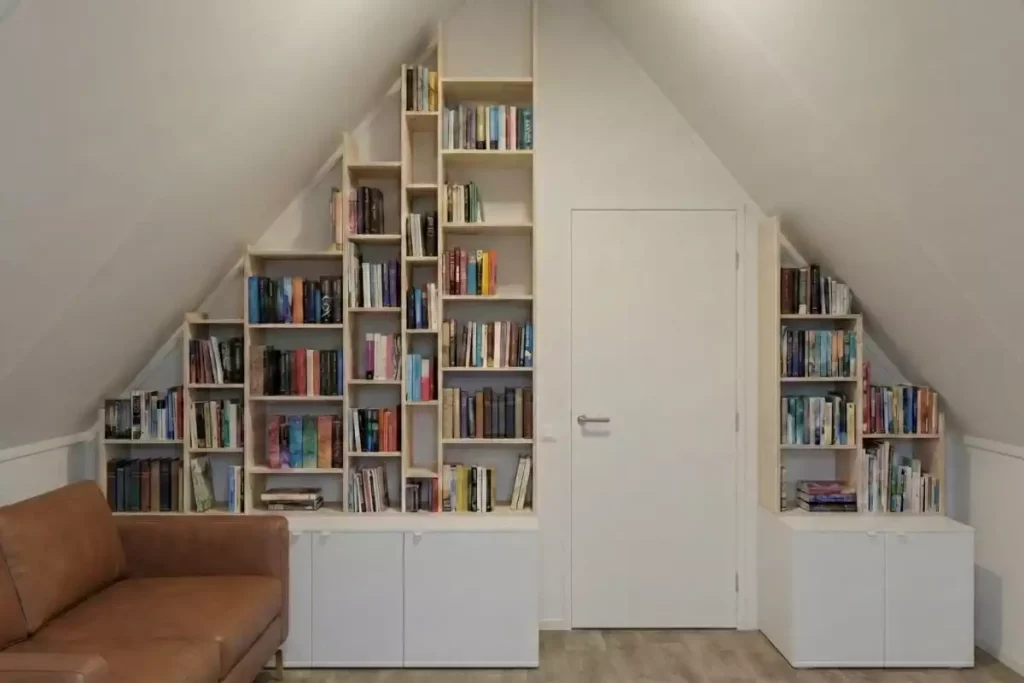 amenager bibliotheque sous pente