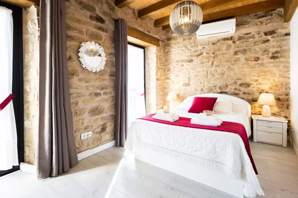 chambre avec poutre apparente