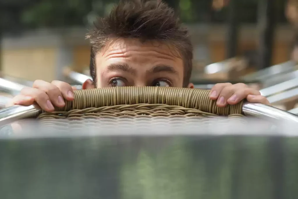 chambre sous combles avec poutre apparente