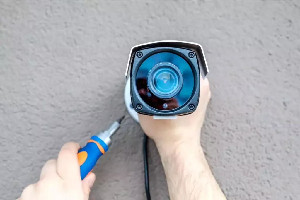comment installer une caméra de surveillance avec fil