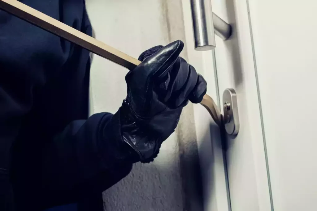 comment les cambrioleurs ouvrent les portes