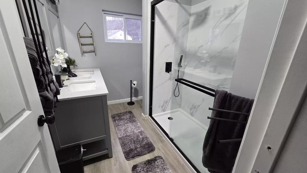 Douche à l'italienne petite salle de bain