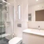 Douche italienne petite salle de bain