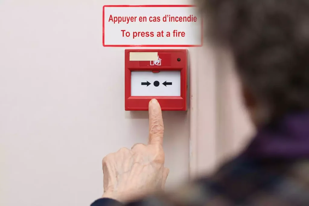 Entretien d'un détecteur de fumée pour éviter les fausses alarmes